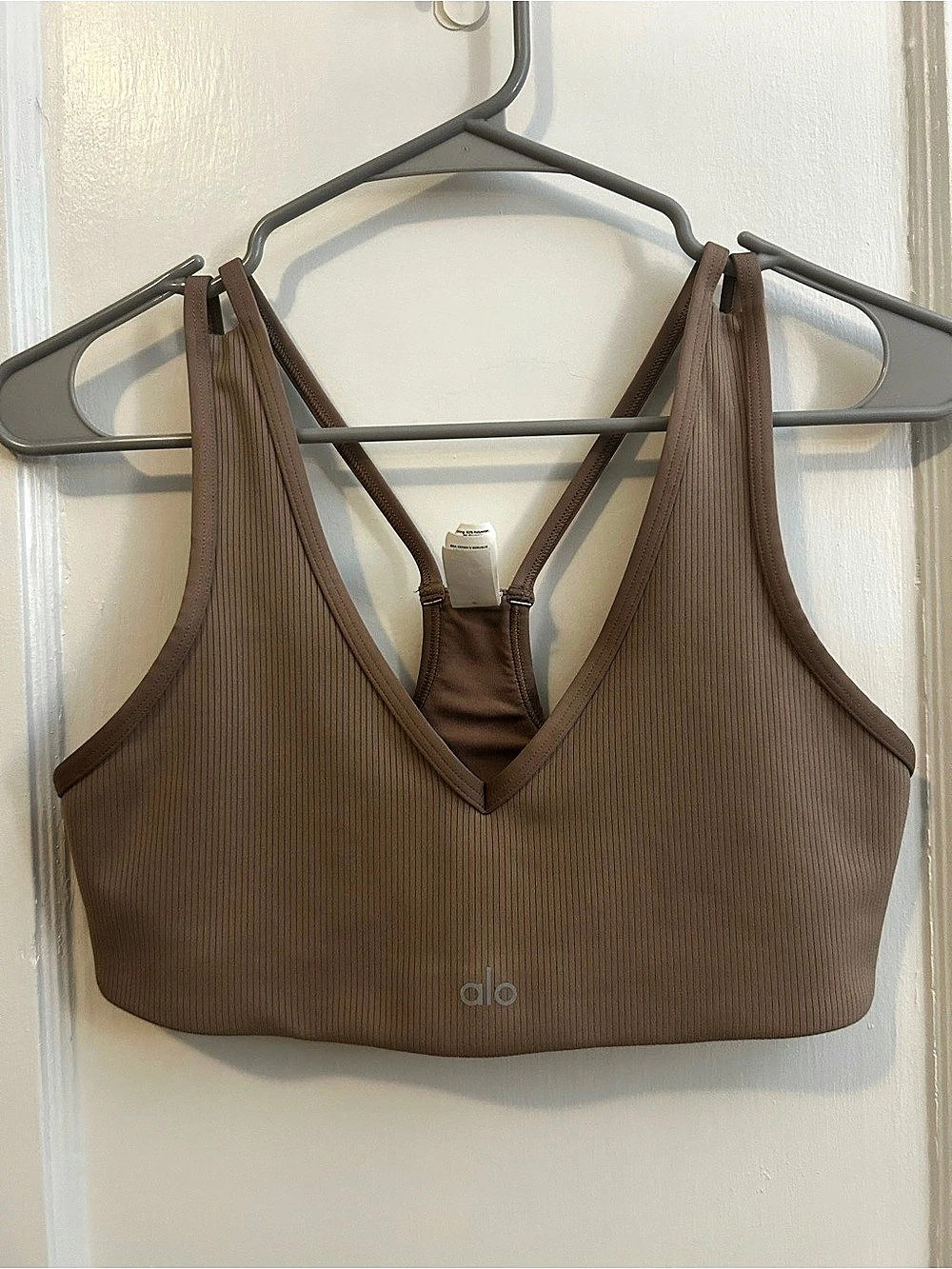 Alo Ribbed Sports Bra in Brown Size Medium